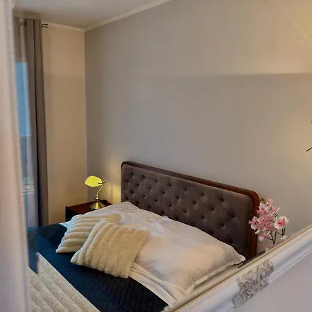 アパート 3br W/ Parking Near Wawel & Old Town